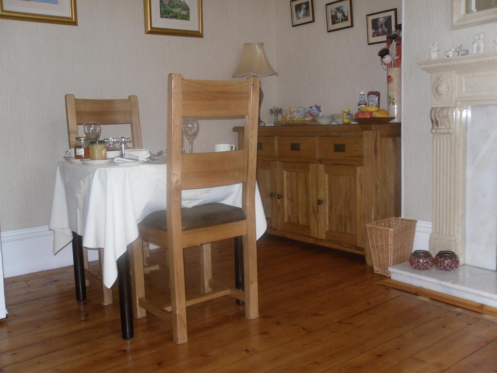 Ardfern Guest House Пърт Екстериор снимка