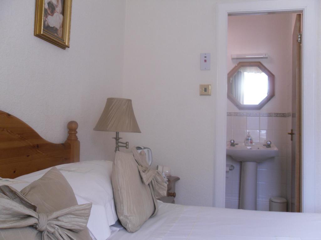 Ardfern Guest House Пърт Стая снимка