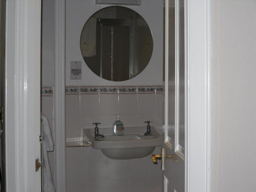 Ardfern Guest House Пърт Стая снимка