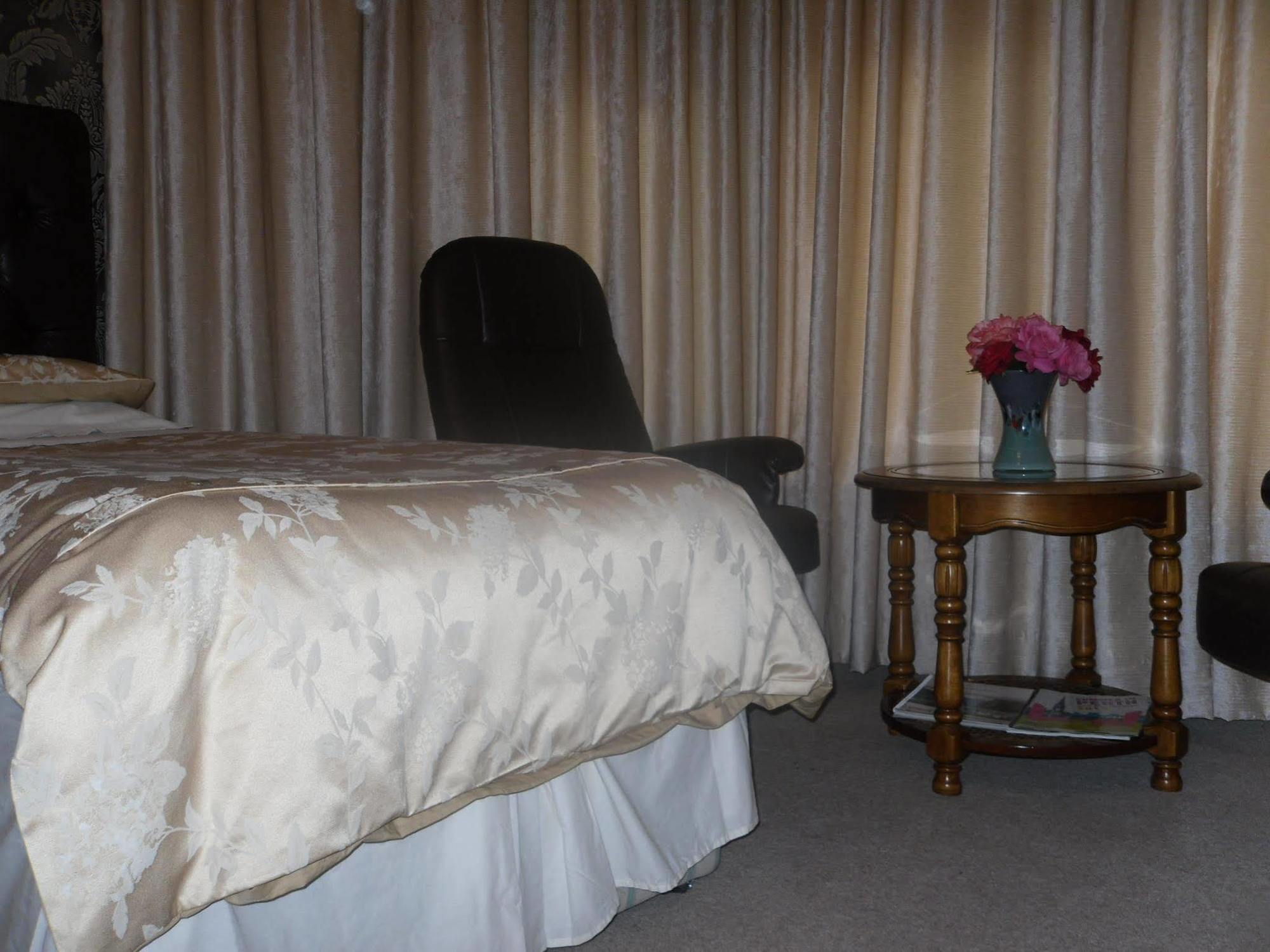 Ardfern Guest House Пърт Екстериор снимка
